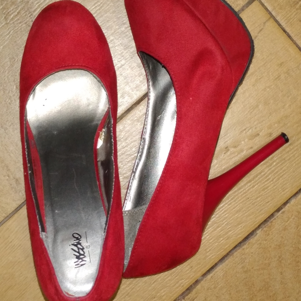 Mossimo red velvet 6 inch platform spike heels